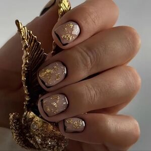 NAIL PROFESSIONAL Black and Gold Nail Set